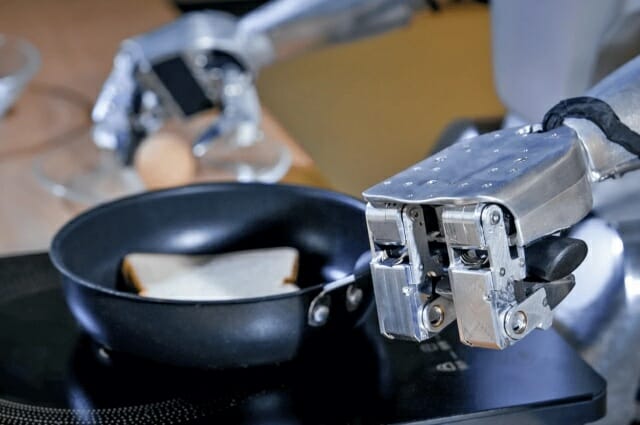 G1 로봇은 세 개의 손가락을 갖춰 프라이팬의 음식을 뒤집는 등의 섬세한 작업을 수행할 수 있다.