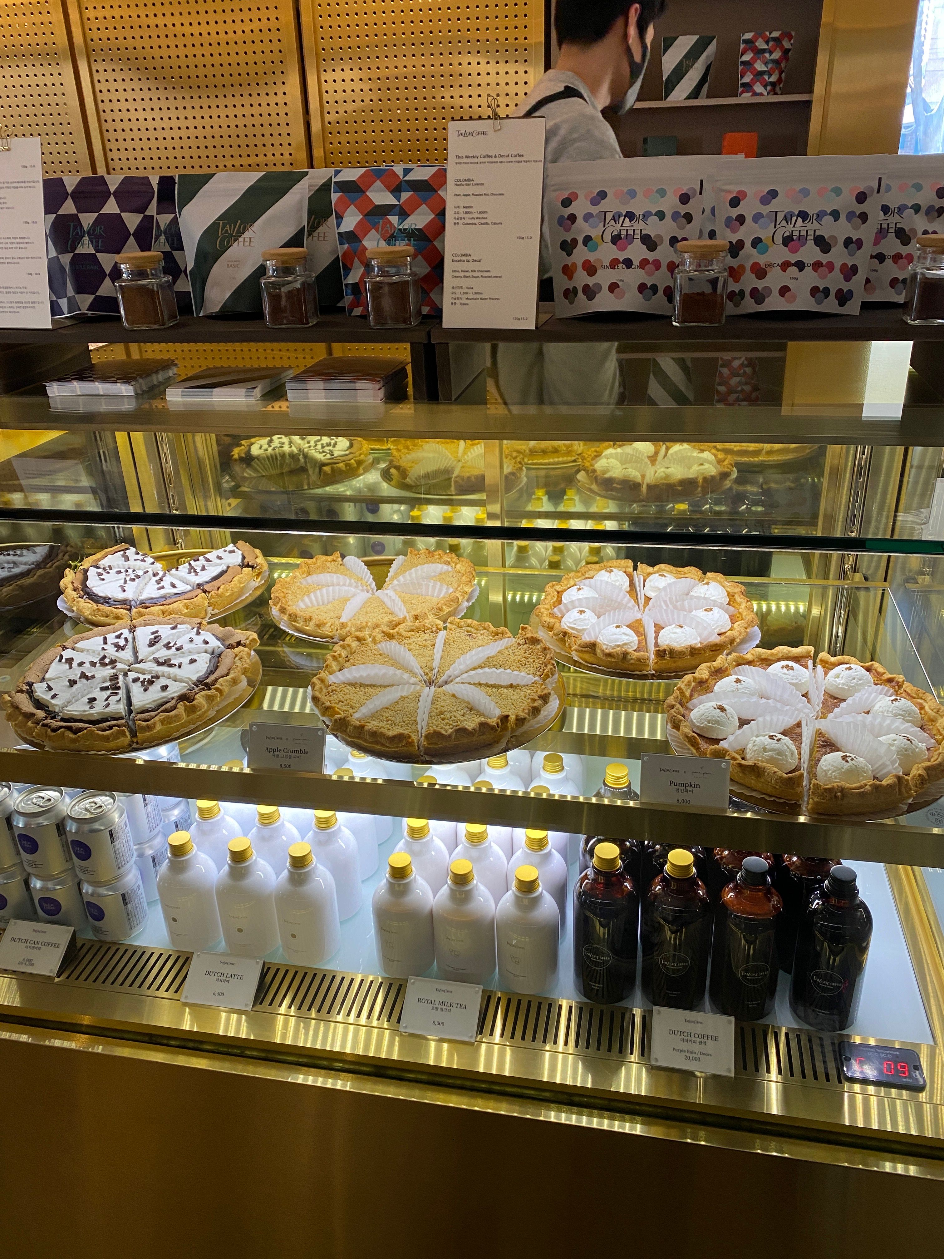 [가로수길 카페/신사 핫플 추천] 테일러커피_아직도 핫한 가로수길 카페