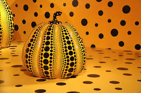 쿠사마 야요이의 대표적 모티브 중 하나 '호박