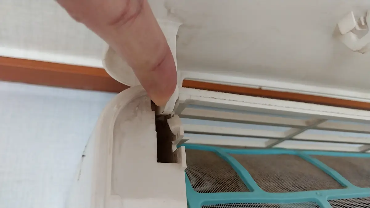 캐리어에어컨-겉뚜껑-분해