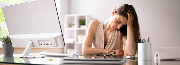 기면증과 뇌의 관계 및 원인, 증상, 치료까지 알아봤습니다. 불면증은 잠을 못 자는 걸 말하지만 반대로 기면증은 잠을 너무 자서 문제인 질병입니다. 삶의 질이 떨어지는 기면증에 어떤 문제점이 있는지 읽어보시기 바랍니다.