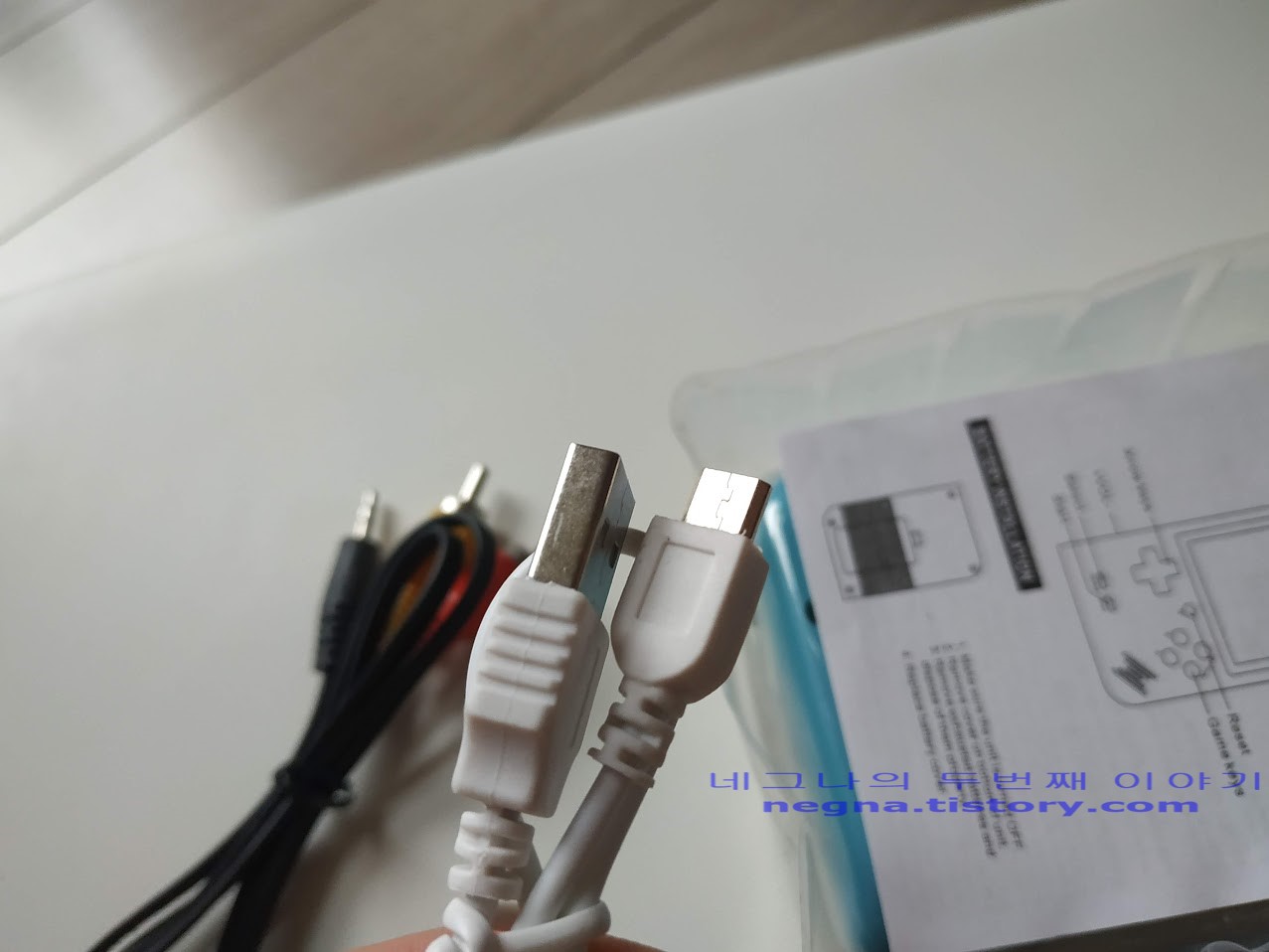 충전 케이블. 마이크로USB 방식.