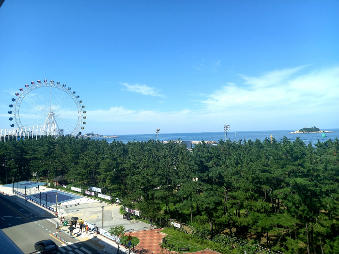 숙소에서 보는 속초아이와 일출