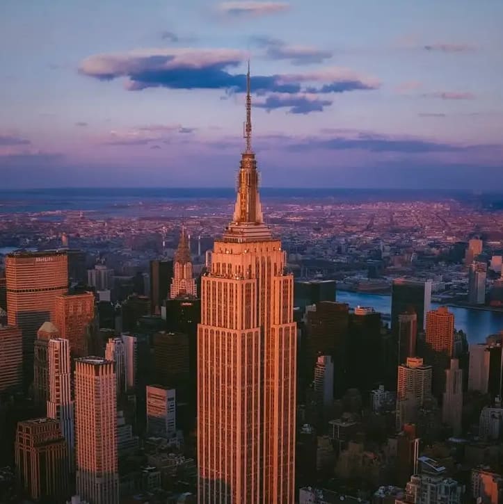 1920년대에 건설된 뉴욕 엠파이어스테이트 빌딩의 놀라운 건설 모습 VIDEO:Stunning footage of the construction of New York's Empire State Building in color (opened in 1931)
