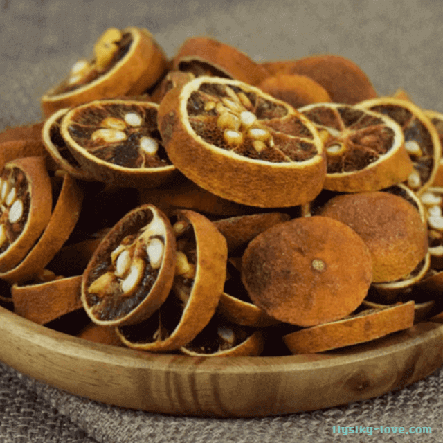 말린 탱자 열매