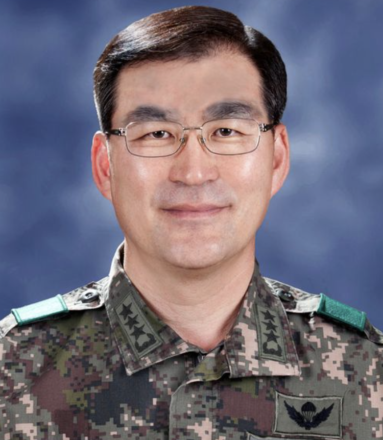 강창구 육군사관학교장