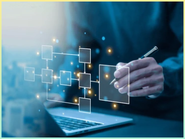 데이터의 구조를 표현하는 손과 노트북과 다이어그램 사진