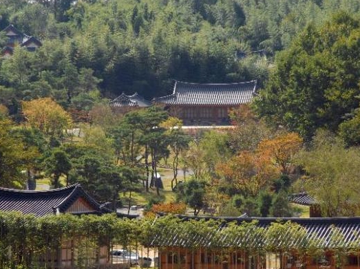 감성 숙소 - 한옥스테이 or 자연 속 리조트