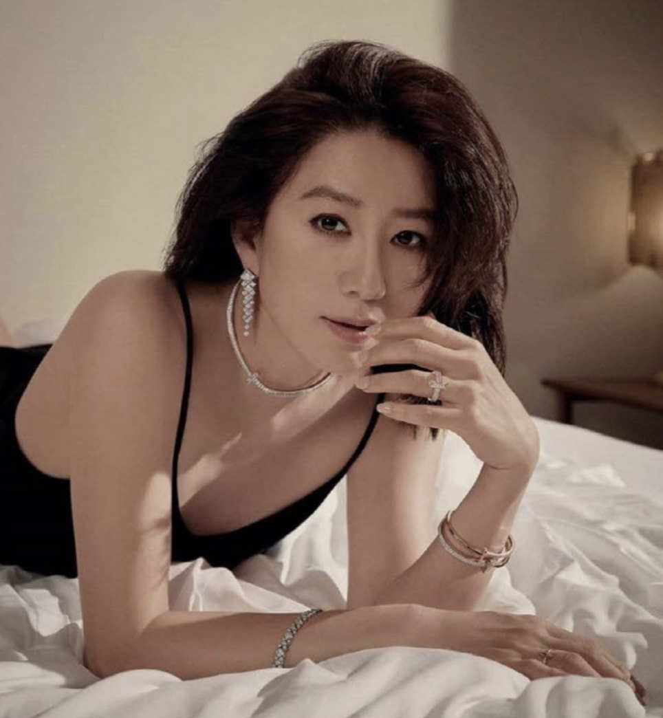 김희애 화보 외모3