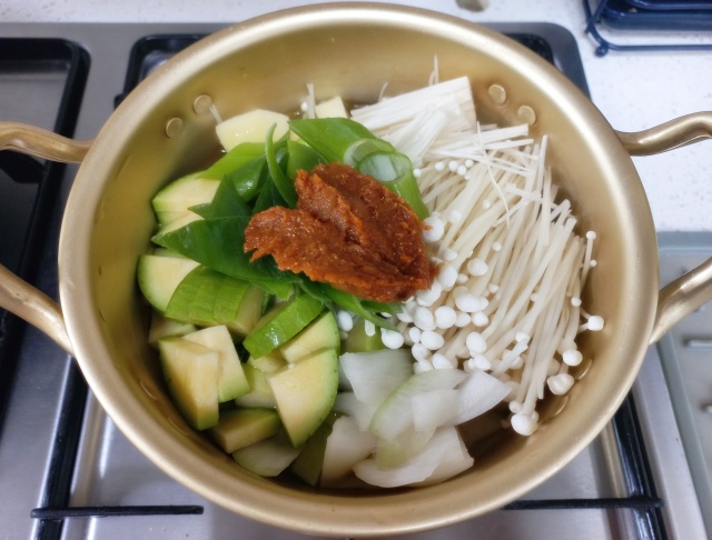 "된장과 뭐가 달라?" 샘표 토장찌개 끓이기