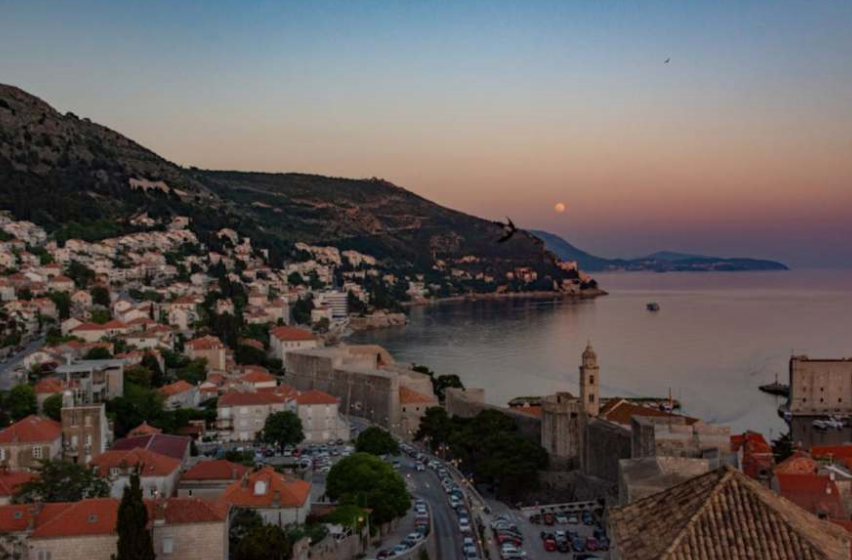 알바니아의 숨겨진 보석, 히마라