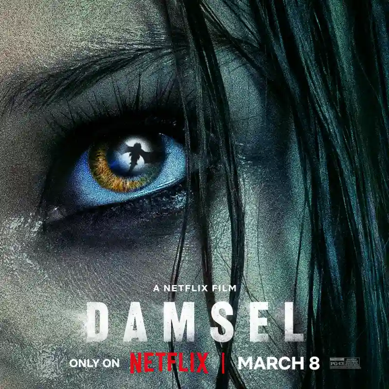 영화 댐즐의 여주인공 눈동자를 확대한 포스터 썸네일