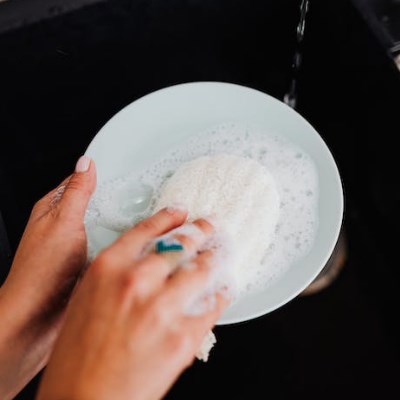 물절약 수도세 절약 방법 설거지 세제양 설거지 전 불리고 기름기 닦는 방법