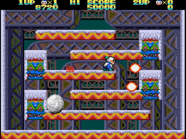 적들을 눈덩이 공격을 이용하여 하나씩 잡고 있습니다