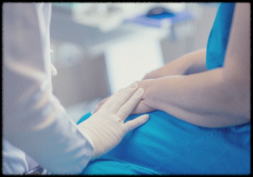 의사와 상담중인 환자