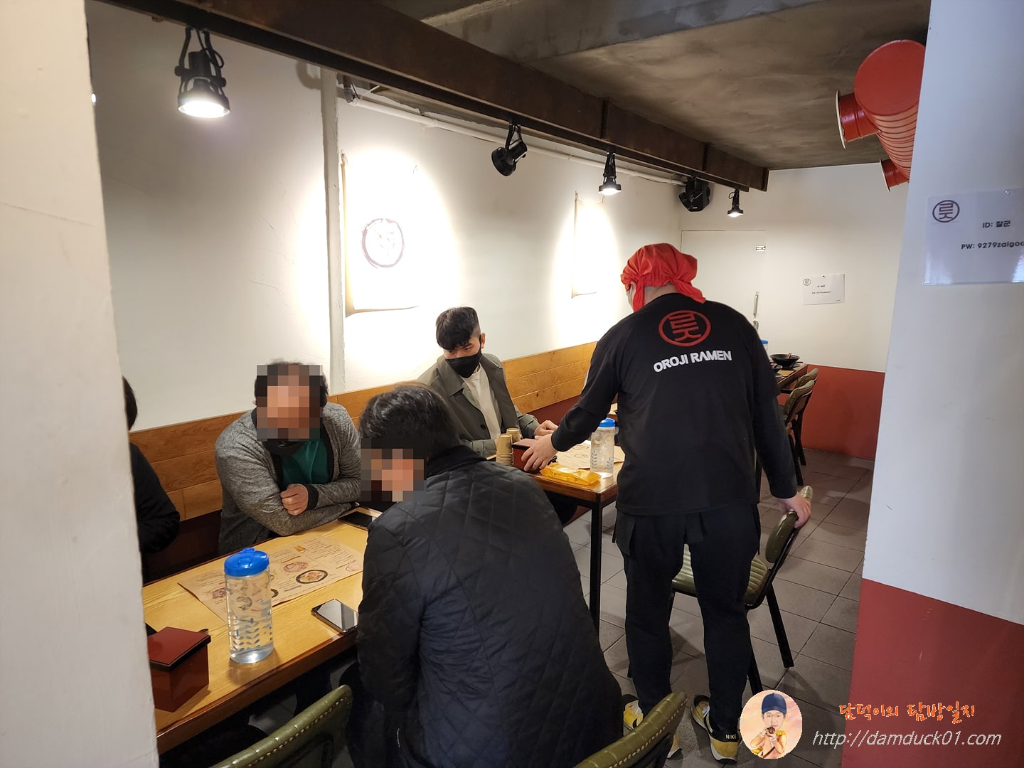 오로지라멘 실내