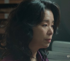 디즈니플러스 드라마 트리거 등장인물 장혜진 홍나희