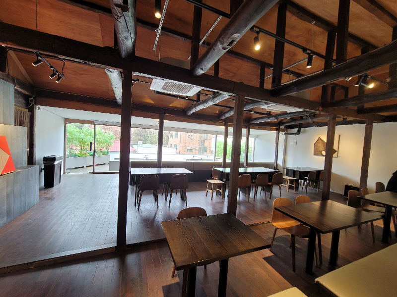 브릭샌드 삼청점 카페 2층 분위기