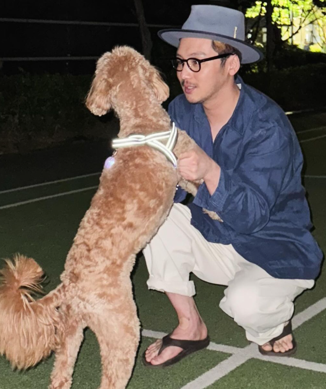 변요한 배우 프로필 드라마 영화 작품활동 열애 결혼 반려견 사진