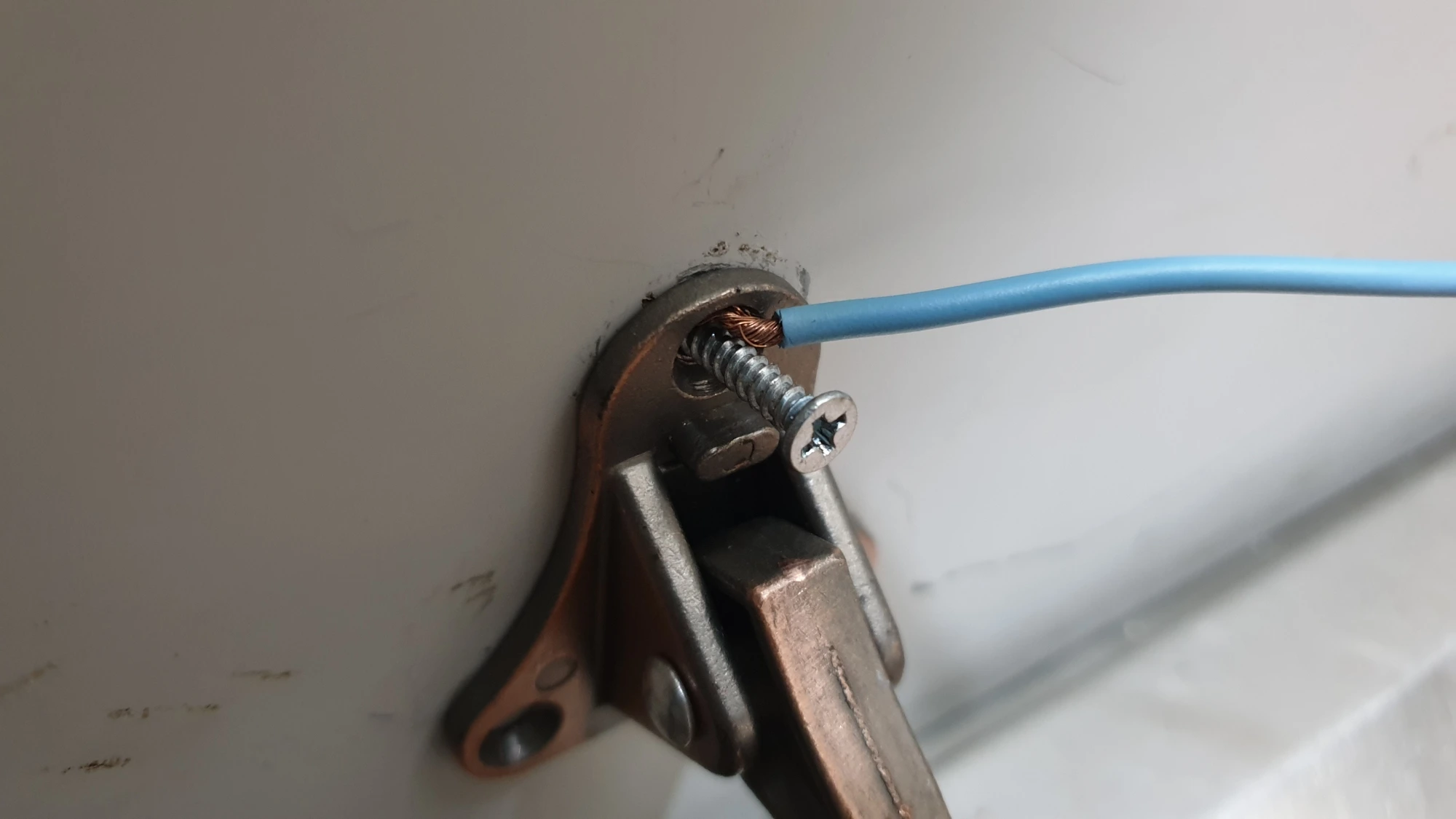 스토퍼 말발굽 고정 모습