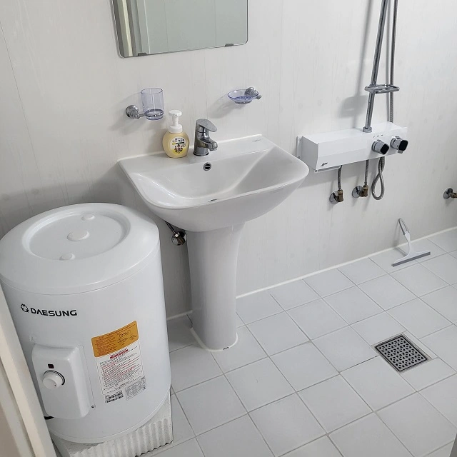 초이스 캠프 카라반 6호 화장실