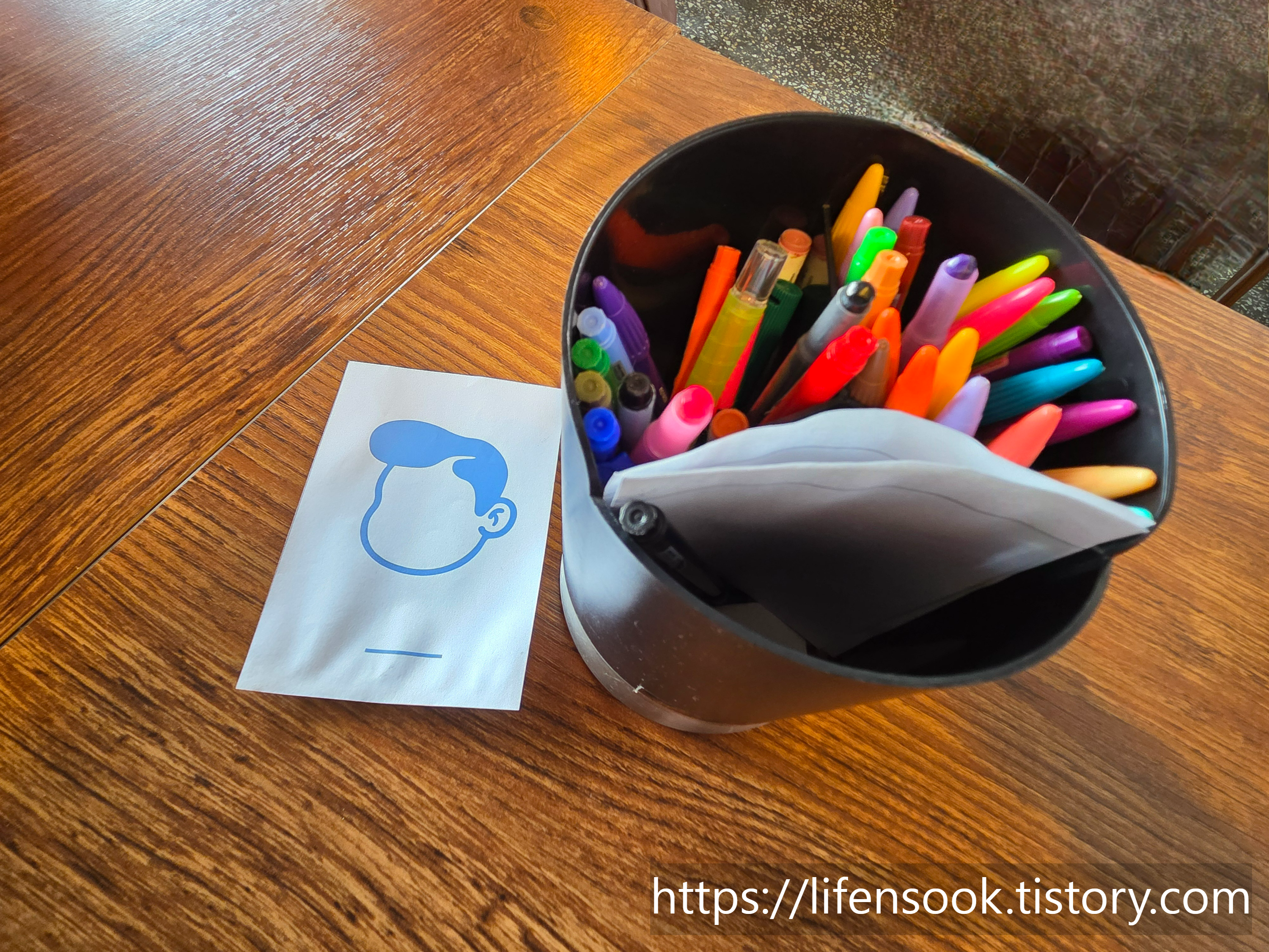 다과상사 로고와 펜