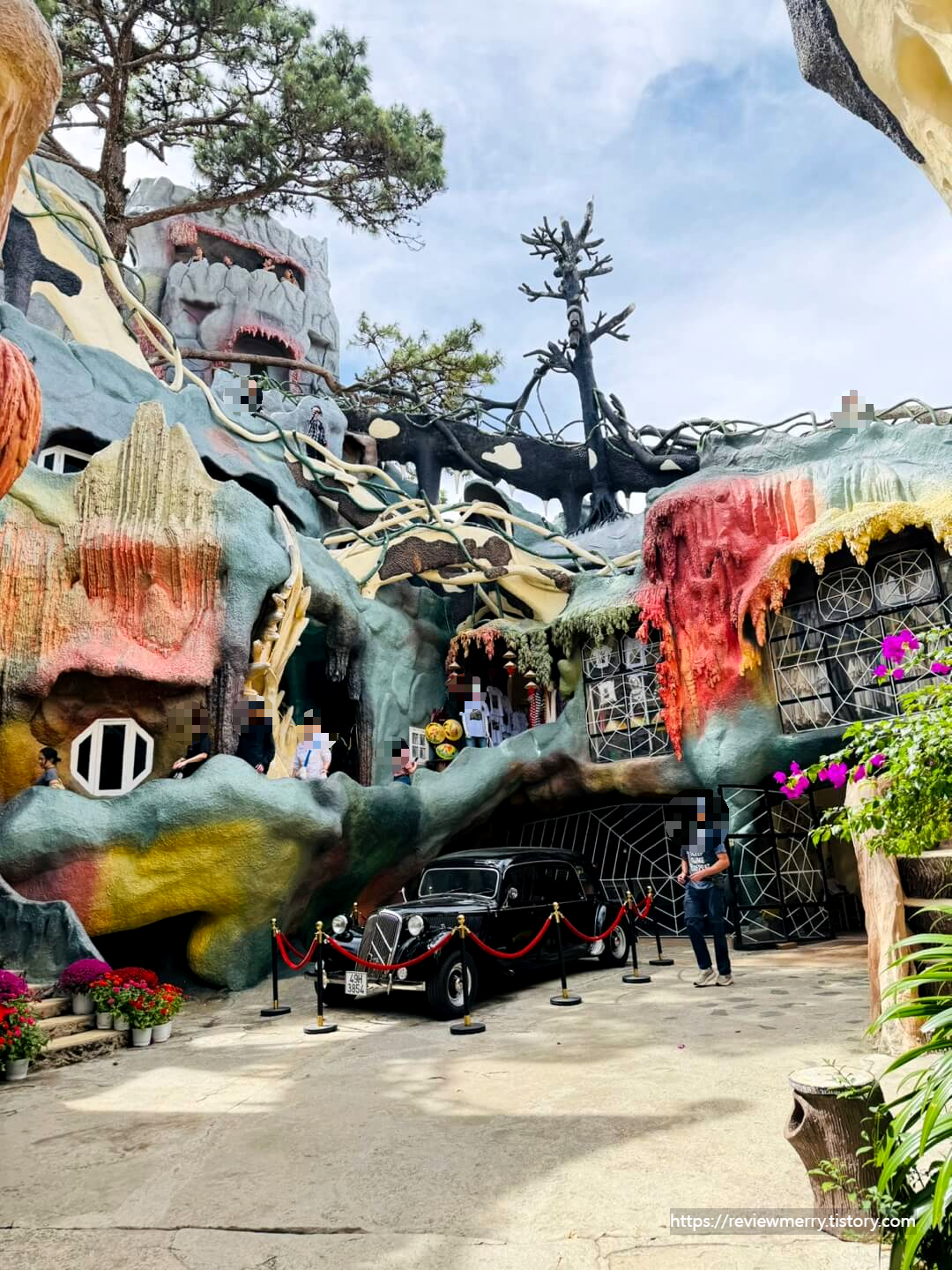 크레이지 하우스 사진