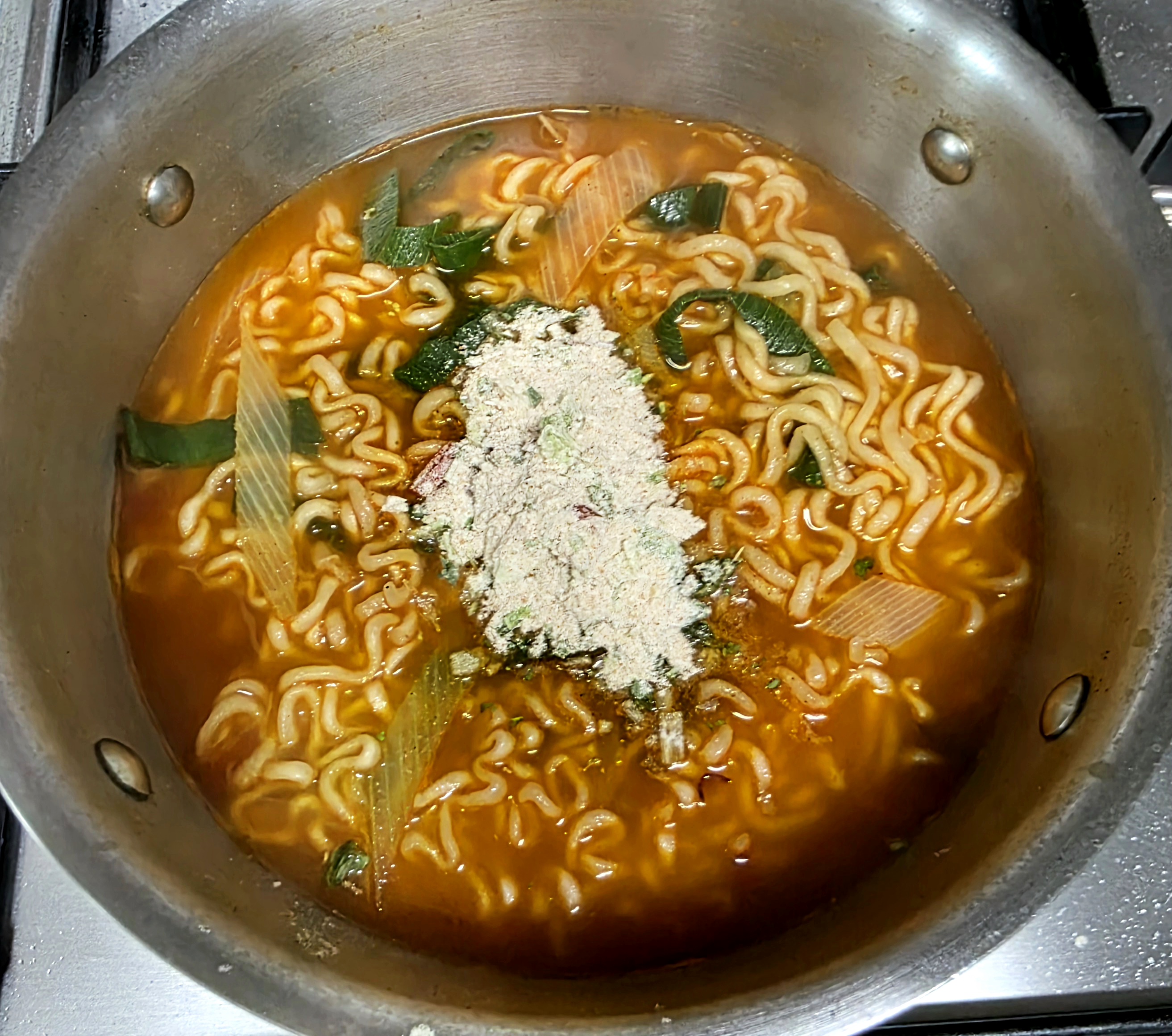 면이-탱글해보여요.