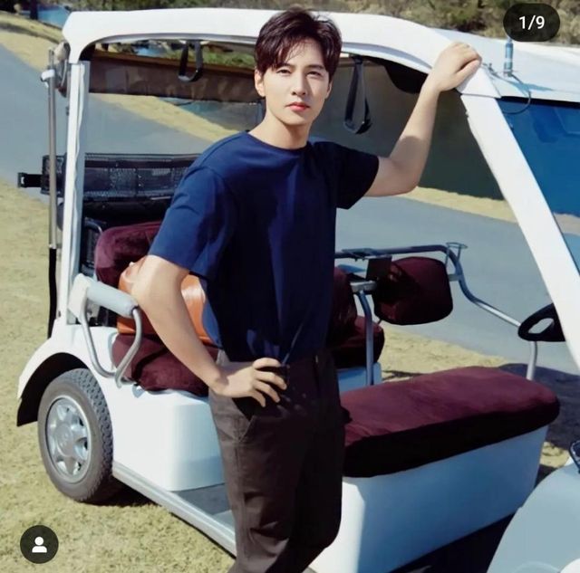 일 안하고 골프 치러댕긴다는 남자배우