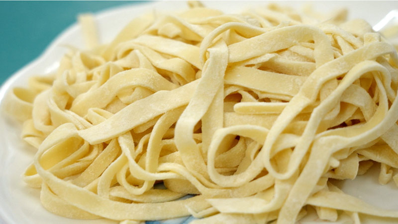 이찬원 칼국수 면 완성 이미지