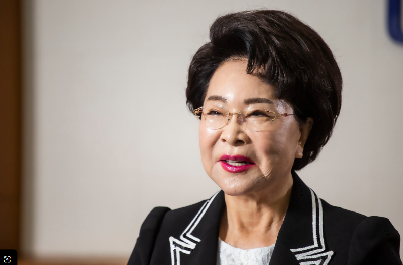 94세 이길여 총장 머리숱 비결, 아침에 일어나자마자 이것부터 한다는데..