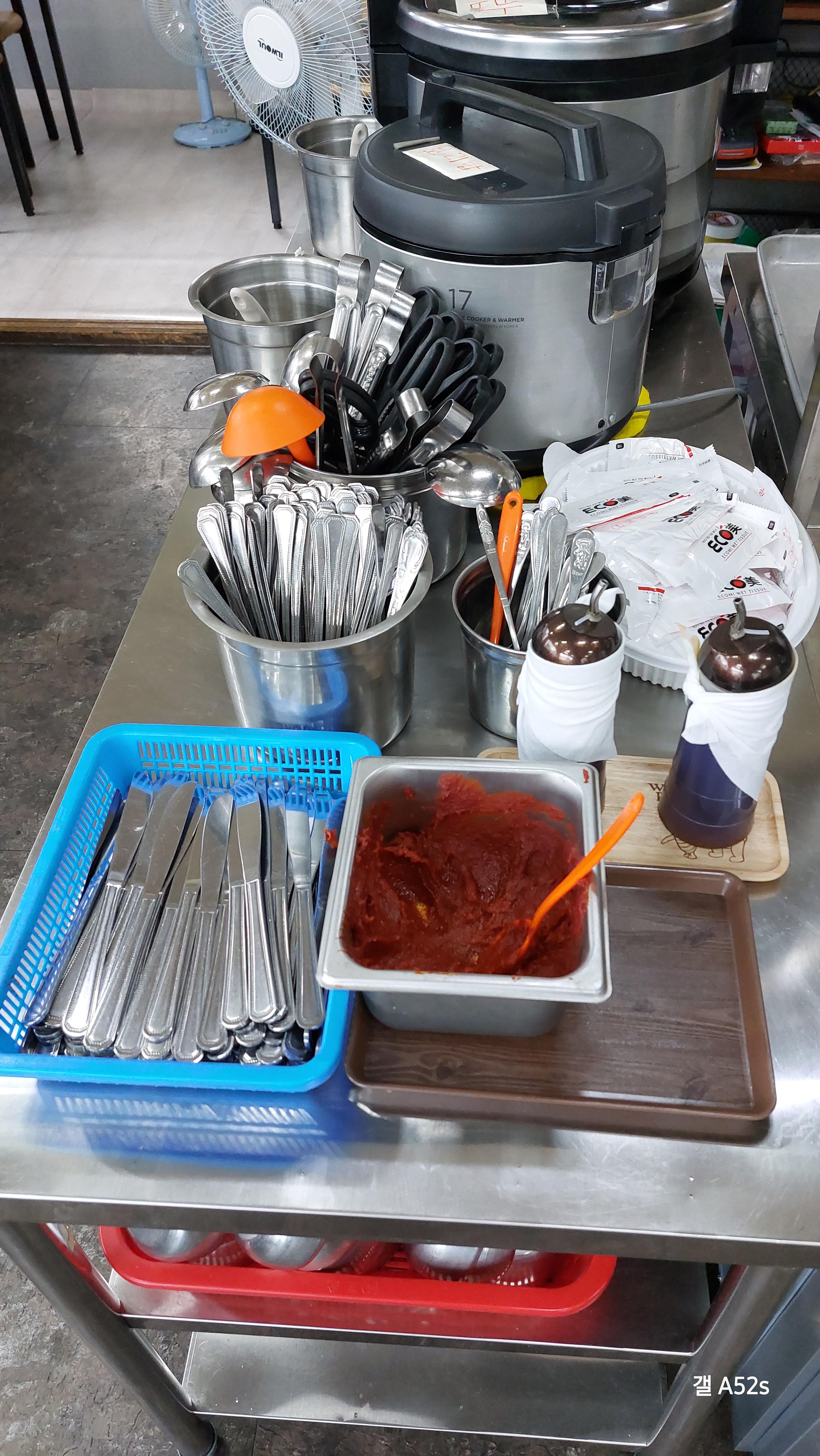 대전 유천동 맛집 돈까스상점 무료 비빔밥 코너1