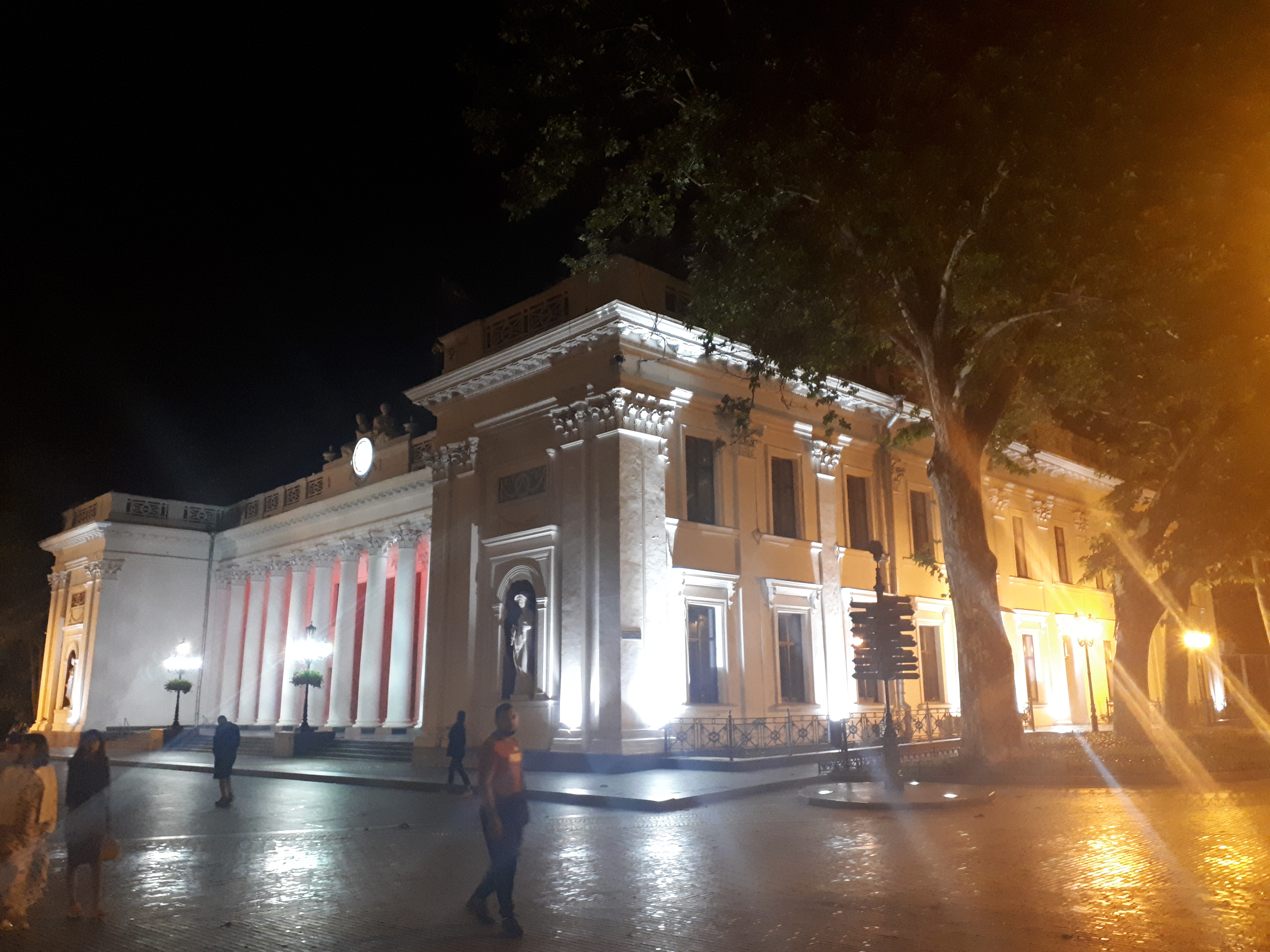 우크라이나 오데사 오페라 & 발레 극장 인근 건물