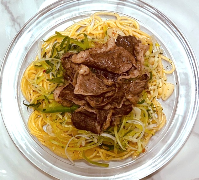 차돌박이를-곁들인-알리오올리오-파스타