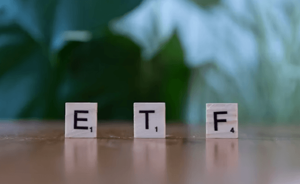 퇴직연금 1위는? 반도체 ETF 몰린 이유 정리