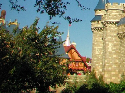 디즈니런 서울 2025 여의도 마라톤 개최 캐릭터 코스프레까지 참가접수는?