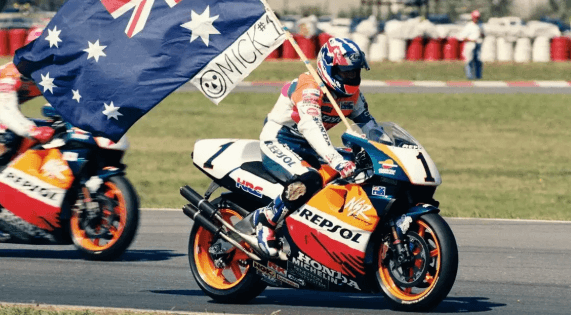 철의 사나이, 미크 두한(Mick Doohan) &ndash; 500cc 클래스의 절대 챔피언