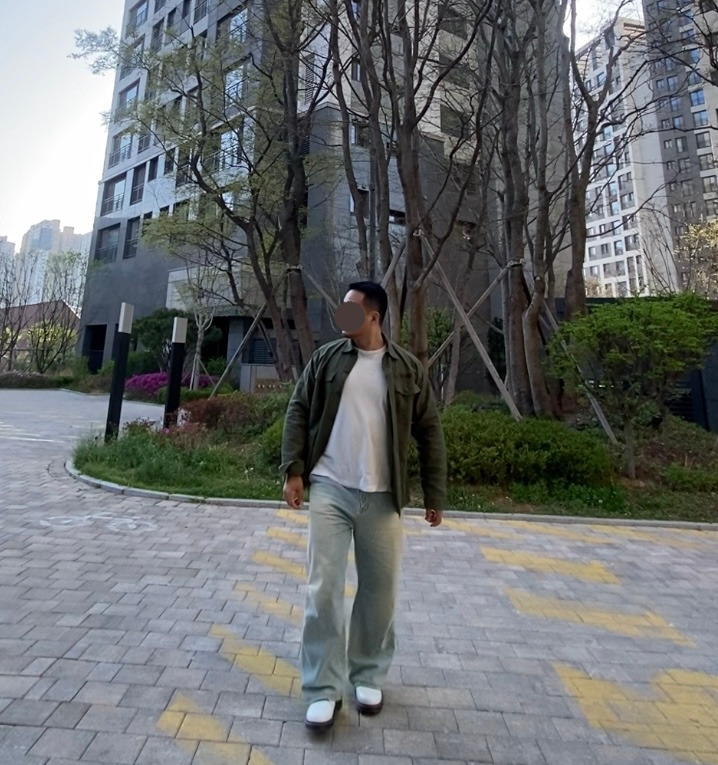 데일리룩('26. 4. 18.)브론슨 논스탁 OG-107 재킷, 무신사스탠다드 슬리브 티셔츠, 에러스익셉티드 와이드 연청 데님 팬츠 연청바지, 닥터마틴 1461 3홀 스무스 화이트