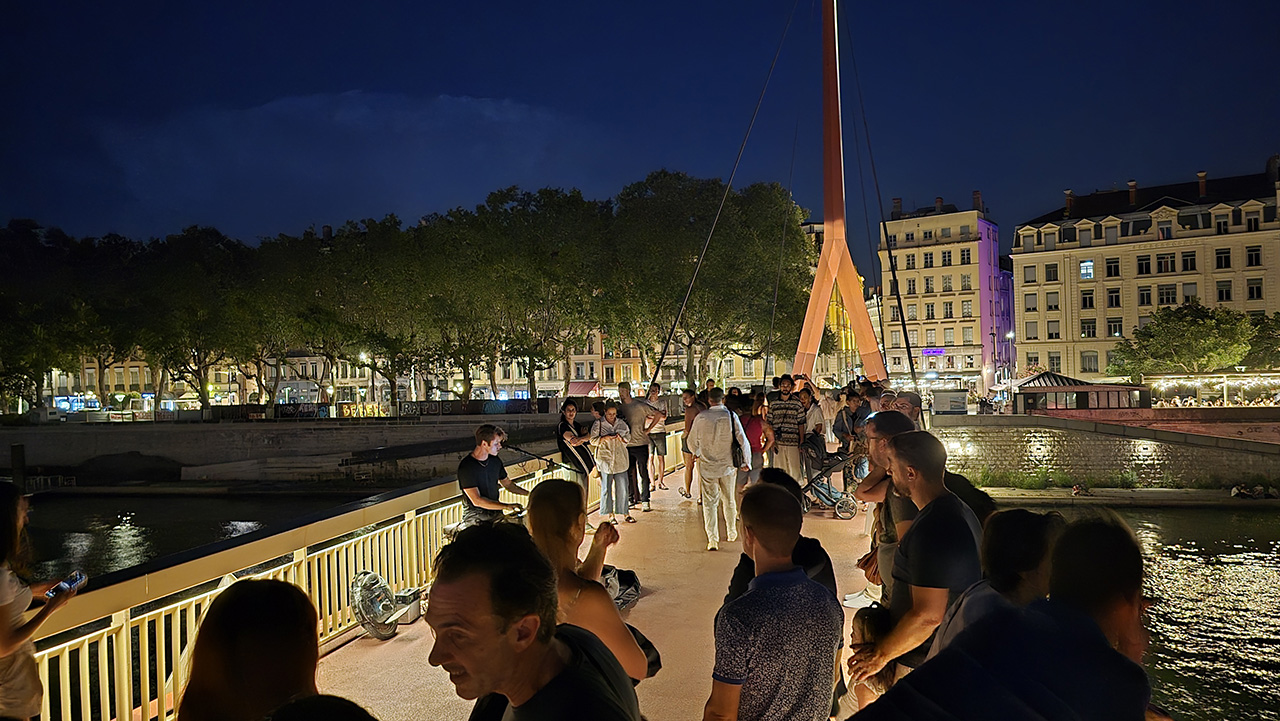 리옹 손강 야경