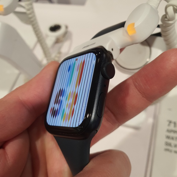 애플워치8-측면