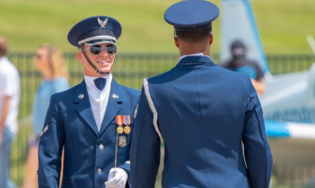 봉급표는 누가 결정 1