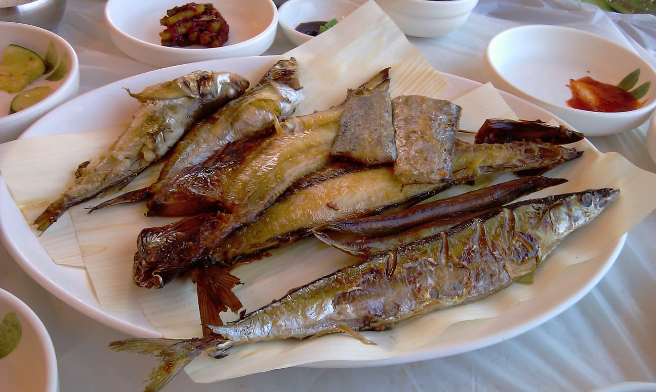 다양한 생선이 구워져 있는 생선구이