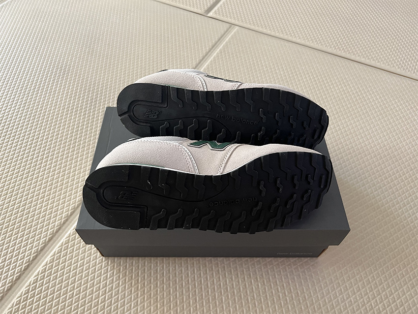 뉴발란스-373-밑창