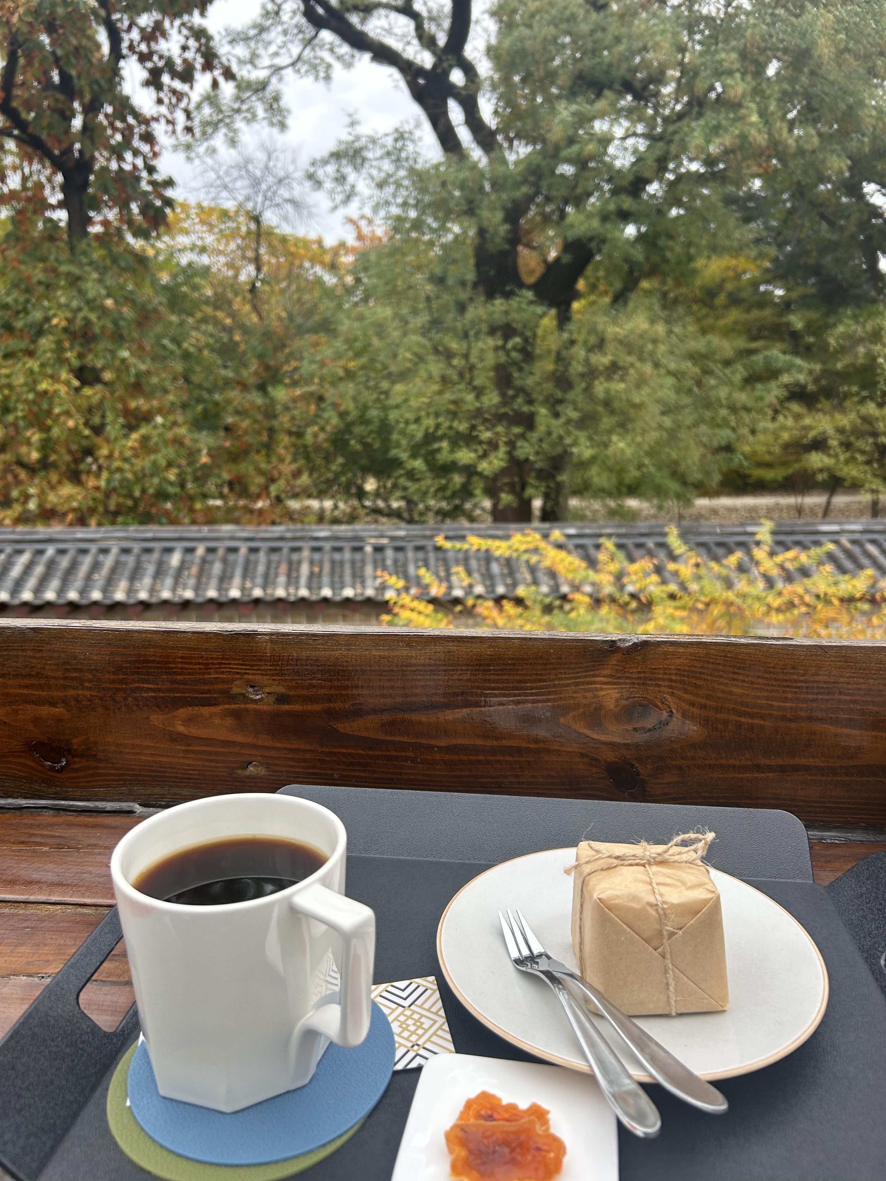 커피와 이집 시그니처인 치즈케익