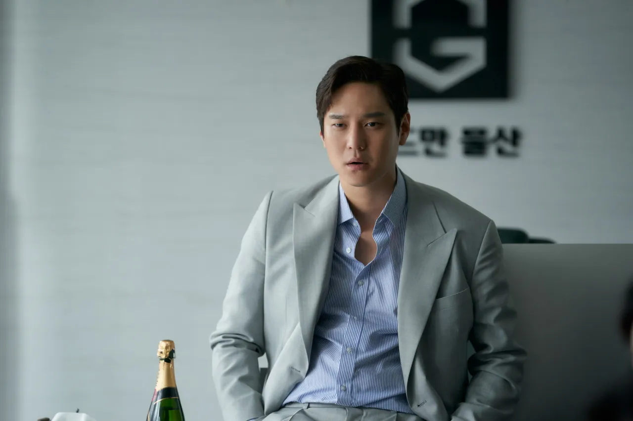 최 이사 역(고경표)