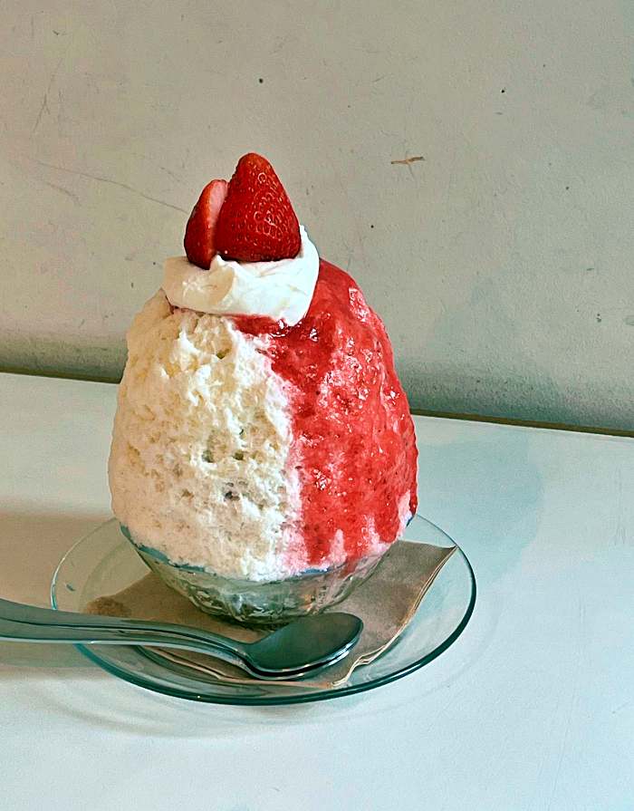 대구 동인동 맛집 떡볶이&#44; 납작만두&#44; 배송 주문 밀키트 까지 파는 디저트 카페&#44; 제철 과일 빙수