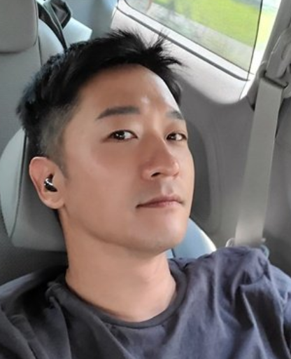 알렉스의 결혼과 이혼