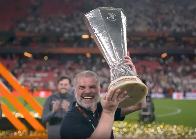 우승컵-안지-포스테글루