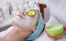 습한 날씨에서도 지속되는 메이크업 팁