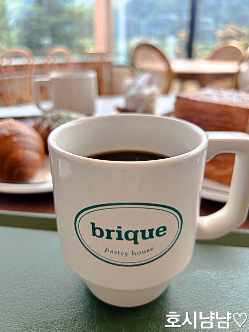 브리끄카페 로고 컵 아메리카노